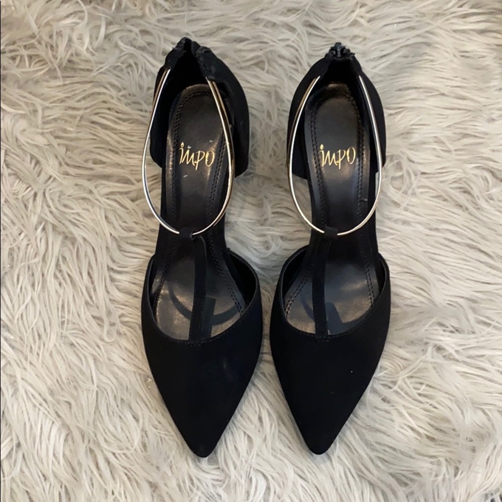 NWOT black closed toe heels